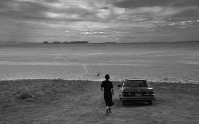 Shirin Neshat, Land of Dreams, 2019. Still da video. Installazione audiovideo a doppio canale. Video monocromo HD. Copyright Shirin Neshat. Courtesy di Gladstone Gallery, New York e Bruxelles