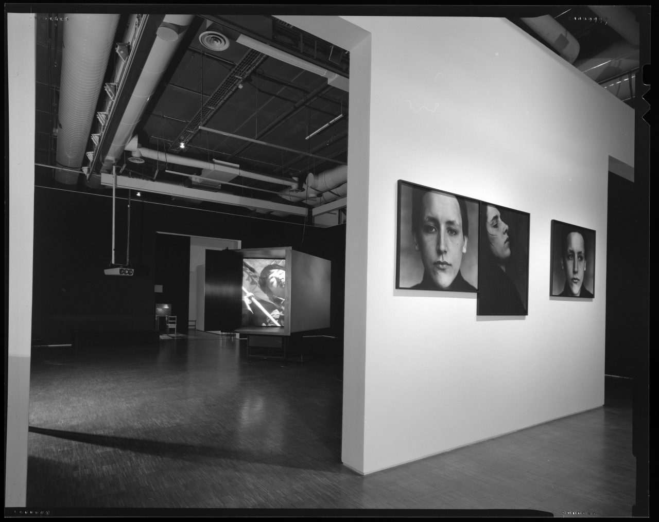 Between Art and Film Revisiting the Exhibition Passages de l’image STILL